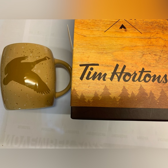 Tim Horton's Limited Edition Canada Goose Mug - Picture 1 of 5